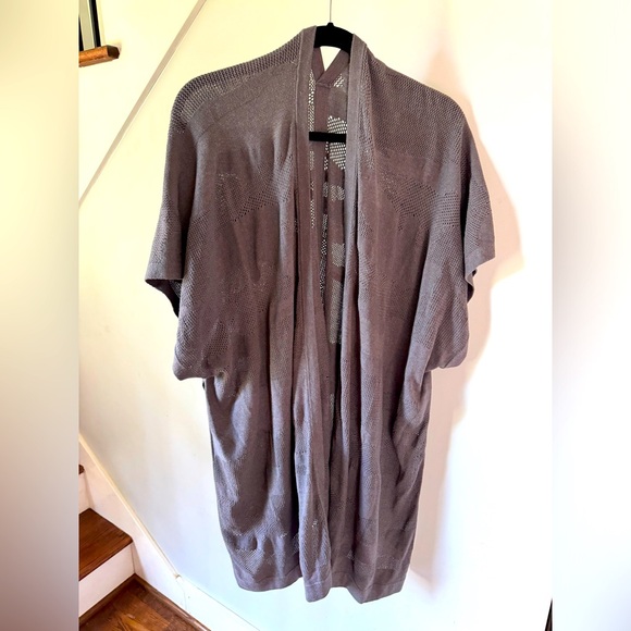 Lululemon Wrap - Picture 1 of 4